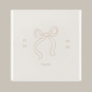 131 Geboorte tegeltje: strikje