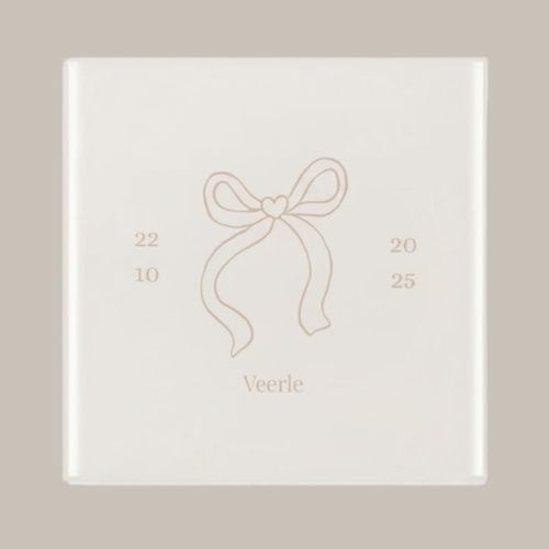 131 Geboorte tegeltje: strikje