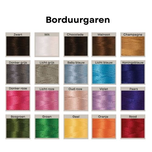 56 Slabbetje met naam geborduurd