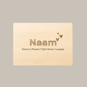 Memory box groot met geboorte gegevens, naam en hartjes.