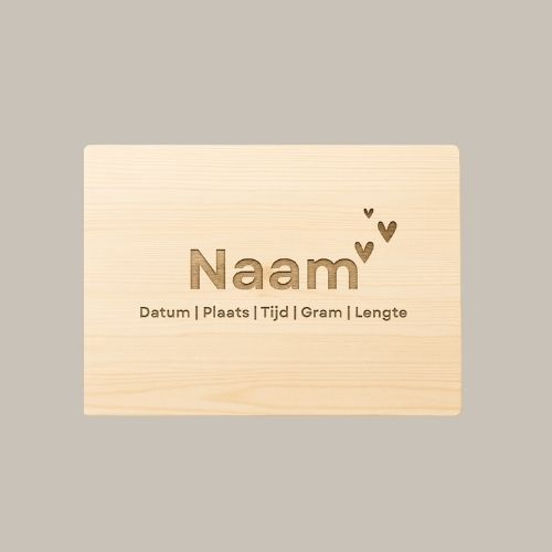 Memory box groot met geboorte gegevens, naam en hartjes.